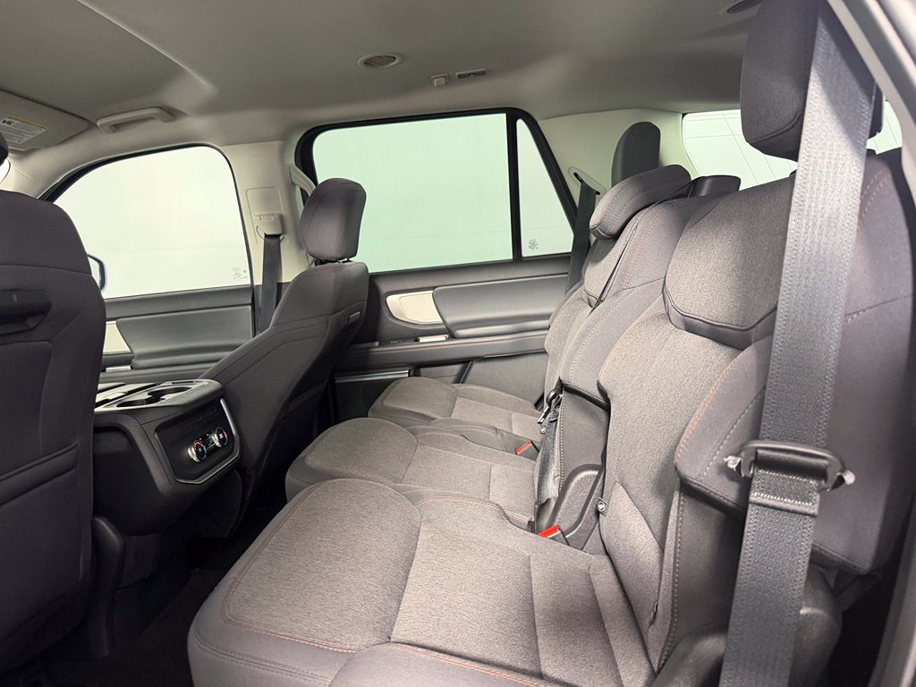 Used 2025 Ford Expedition Active AWD/4WD image 19