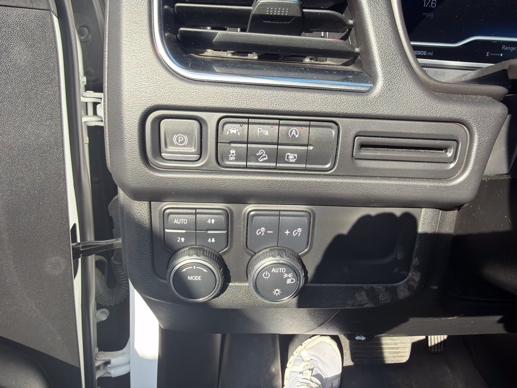 Used 2023 Chevrolet Tahoe Z71 w/ Luxury Package AWD/4WD image 16