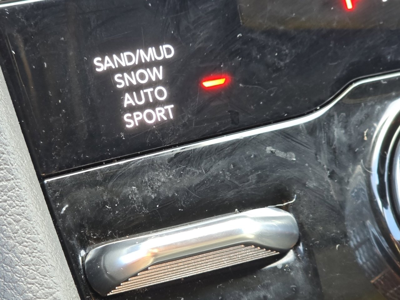 Used 2025 Jeep Grand Cherokee Limited w/ Black Appearance Package image 10