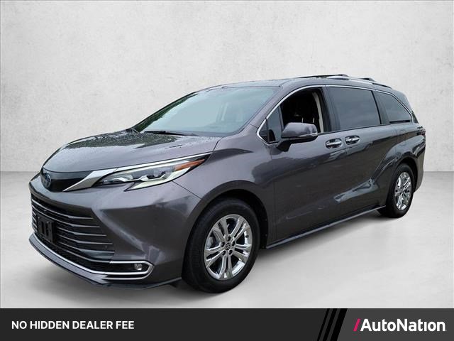 Used 2023 Toyota Sienna Platinum AWD/4WD image 1