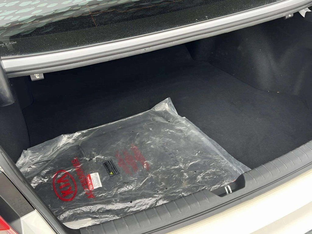 Used 2020 Kia Optima SE image 18