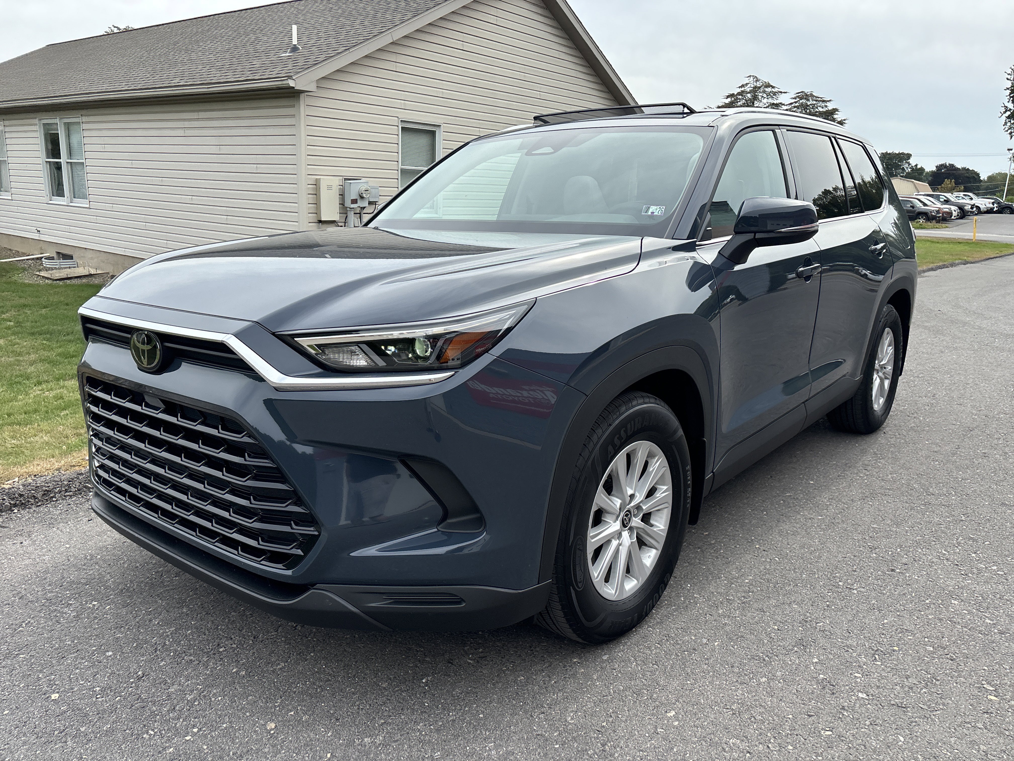 Certified 2025 Toyota Grand Highlander FWD image 8