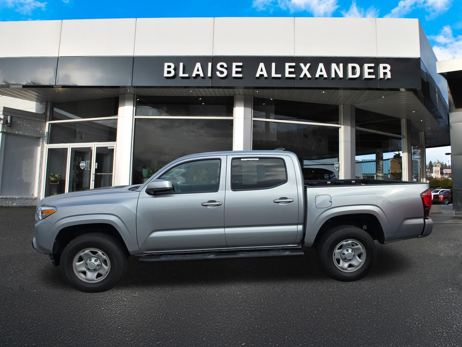 Used 2022 Toyota Tacoma SR AWD/4WD image 7
