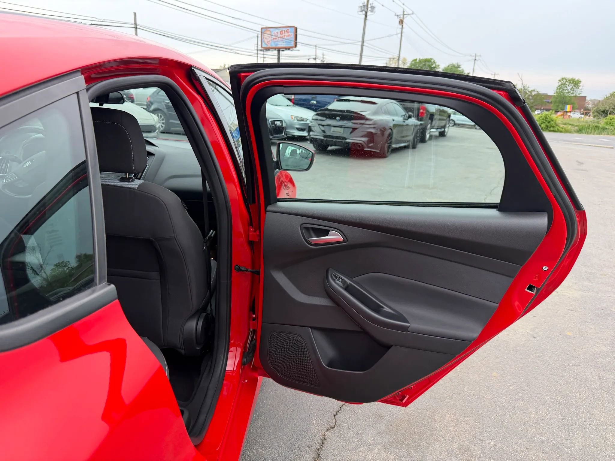 Used 2017 Ford Focus ST FWD image 37