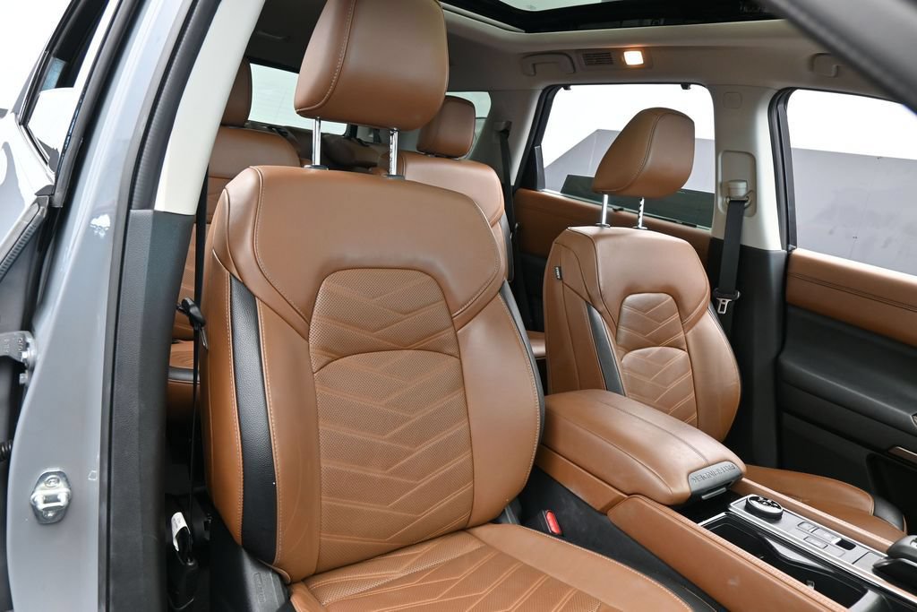 Used 2024 Nissan Pathfinder Platinum AWD/4WD image 47