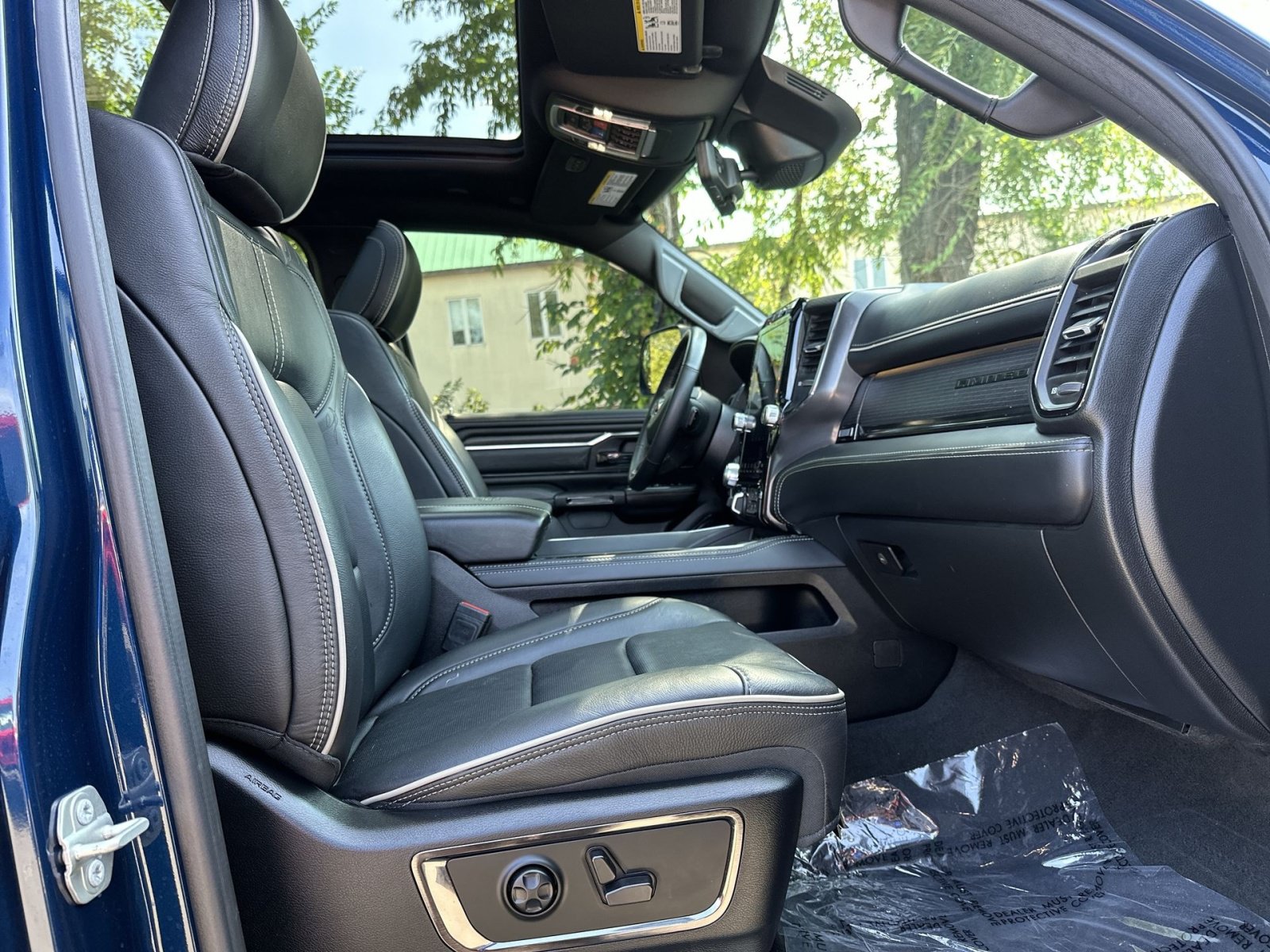 Used 2024 RAM 1500 Limited AWD/4WD image 28