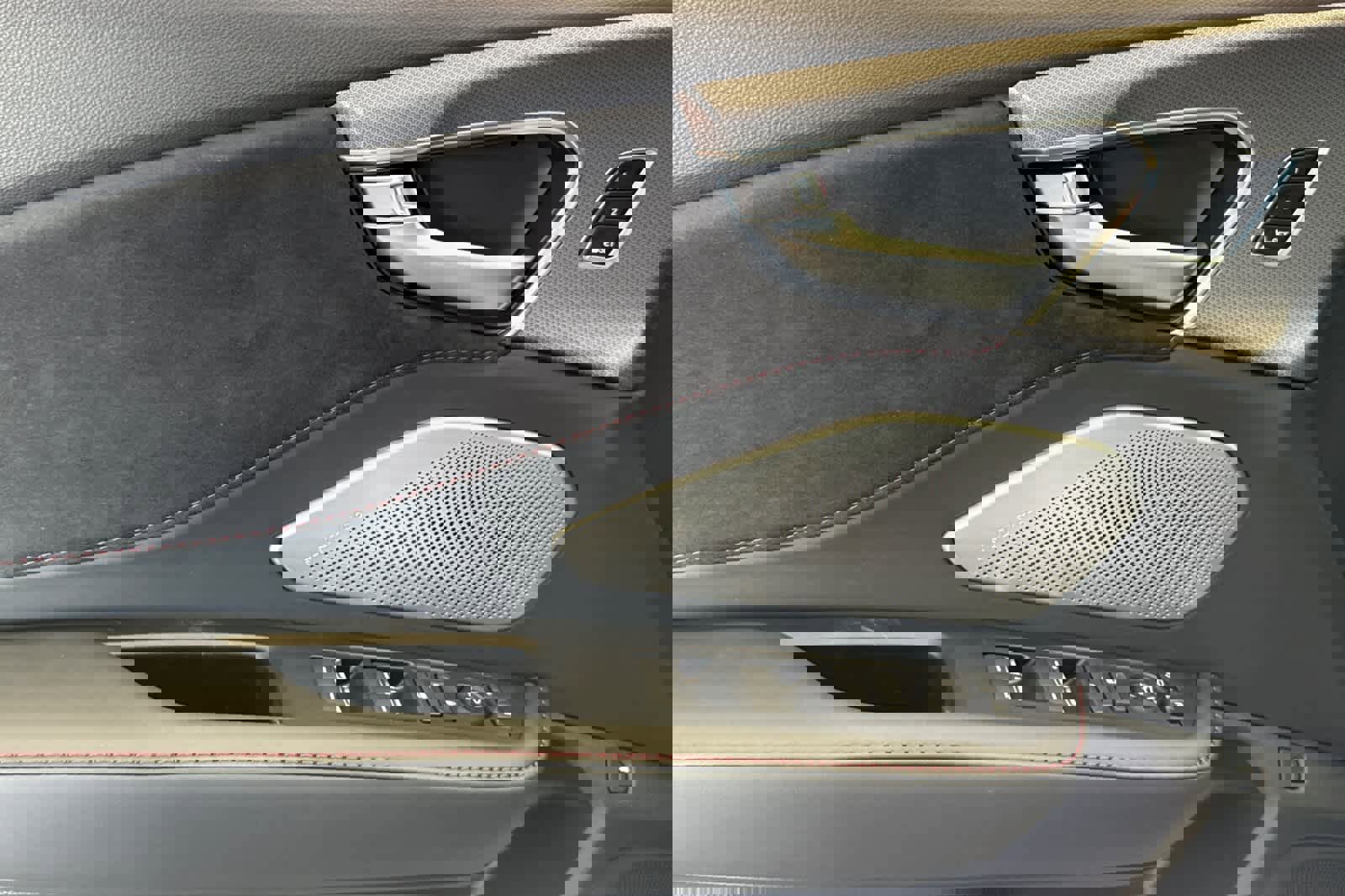 Used 2025 Acura RDX A-Spec image 8