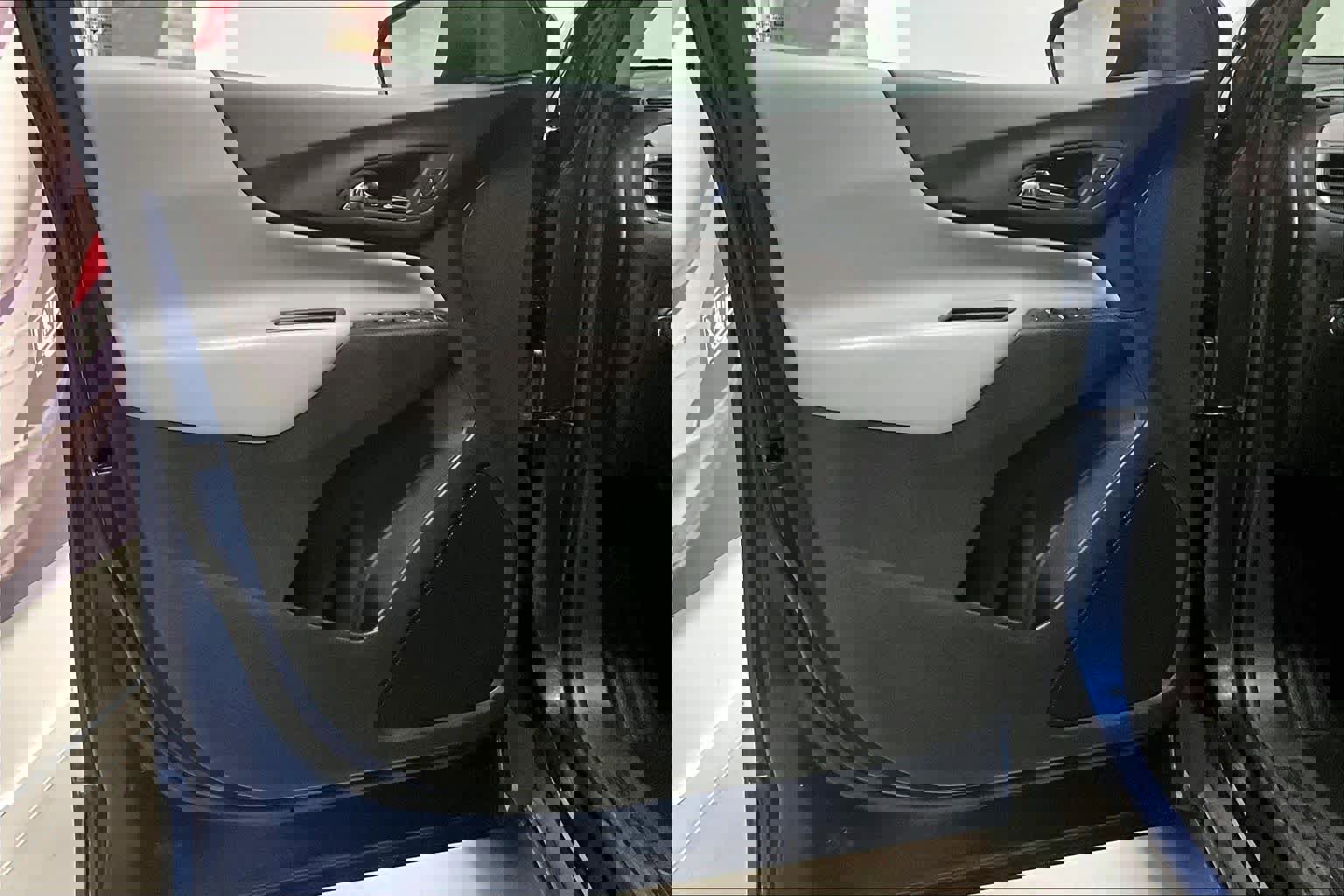 Used 2023 Chevrolet Equinox LS image 27