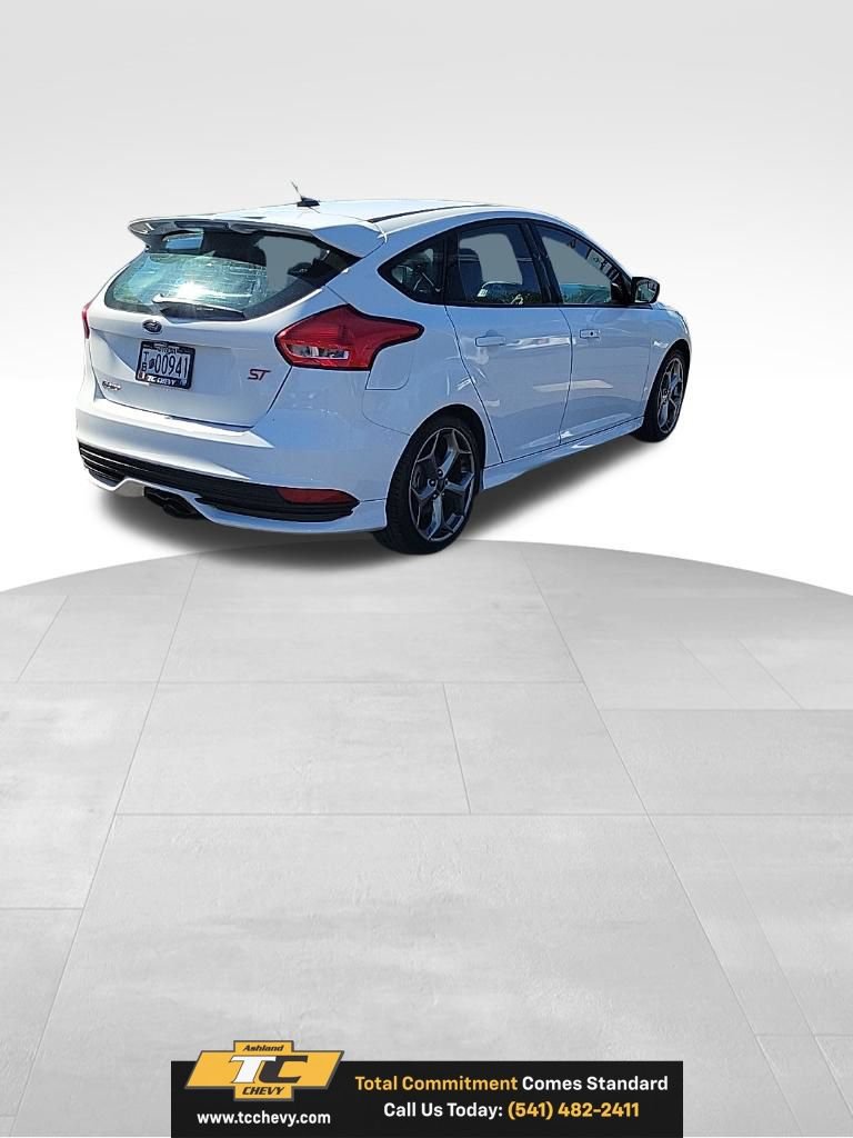 Used 2016 Ford Focus ST w/ Equipment Group 402A FWD image 5
