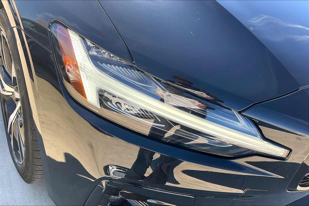Certified 2024 Volvo S60 B5 Core image 38