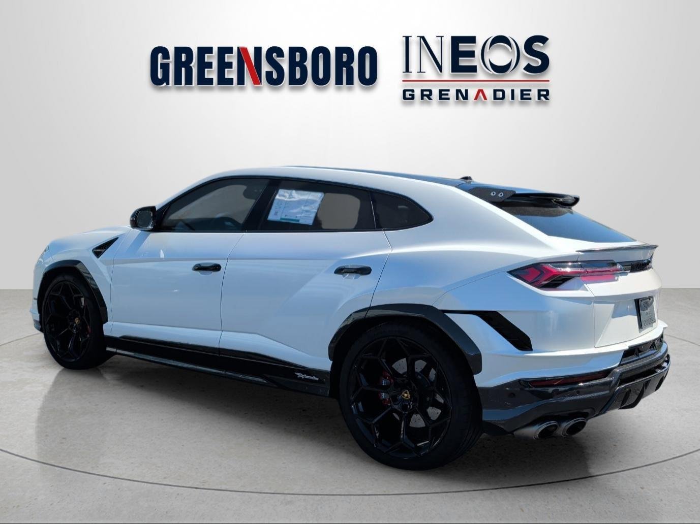 Used 2023 Lamborghini Urus Performante AWD/4WD image 3