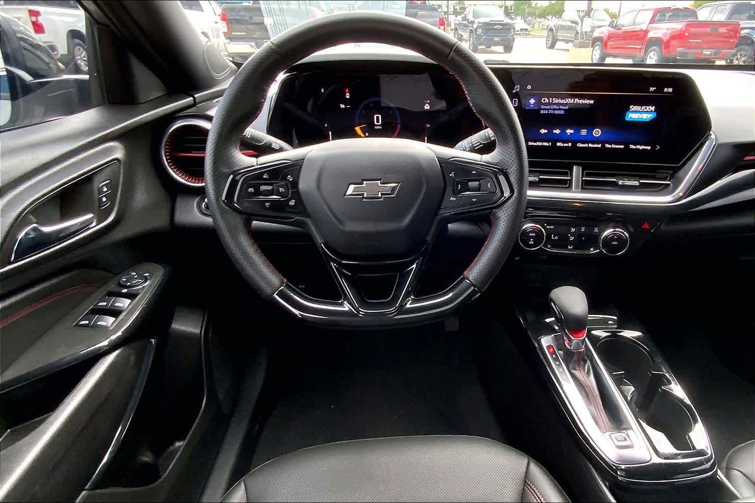 Used 2025 Chevrolet Trax RS w/ Sunroof Package FWD image 6