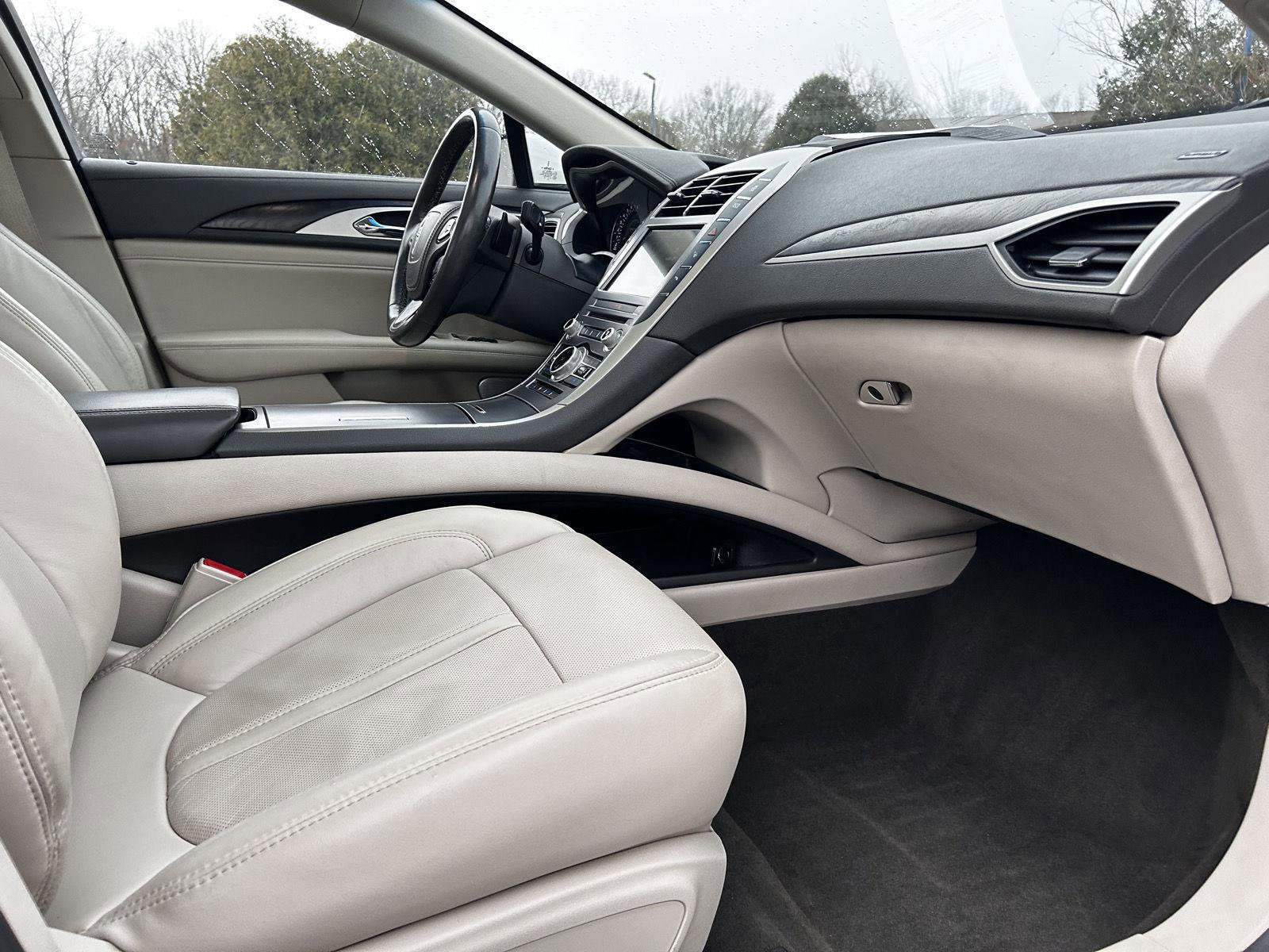 Used 2019 Lincoln MKZ Reserve w/ Luxury Package image 19