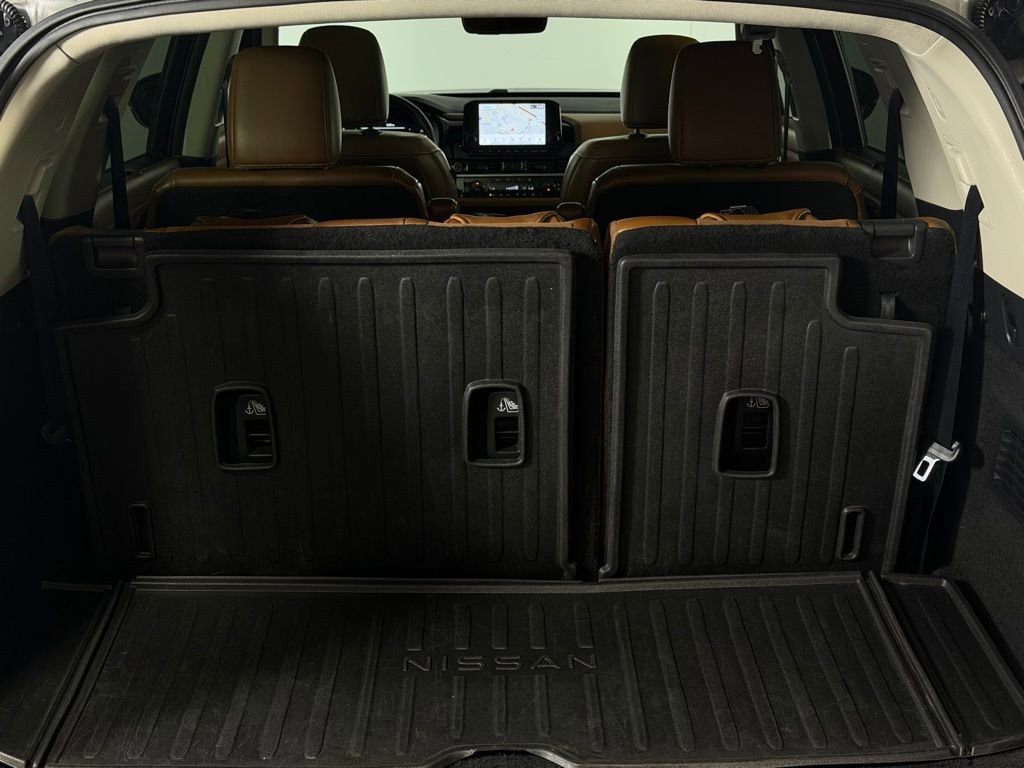 Used 2023 Nissan Pathfinder Platinum image 28