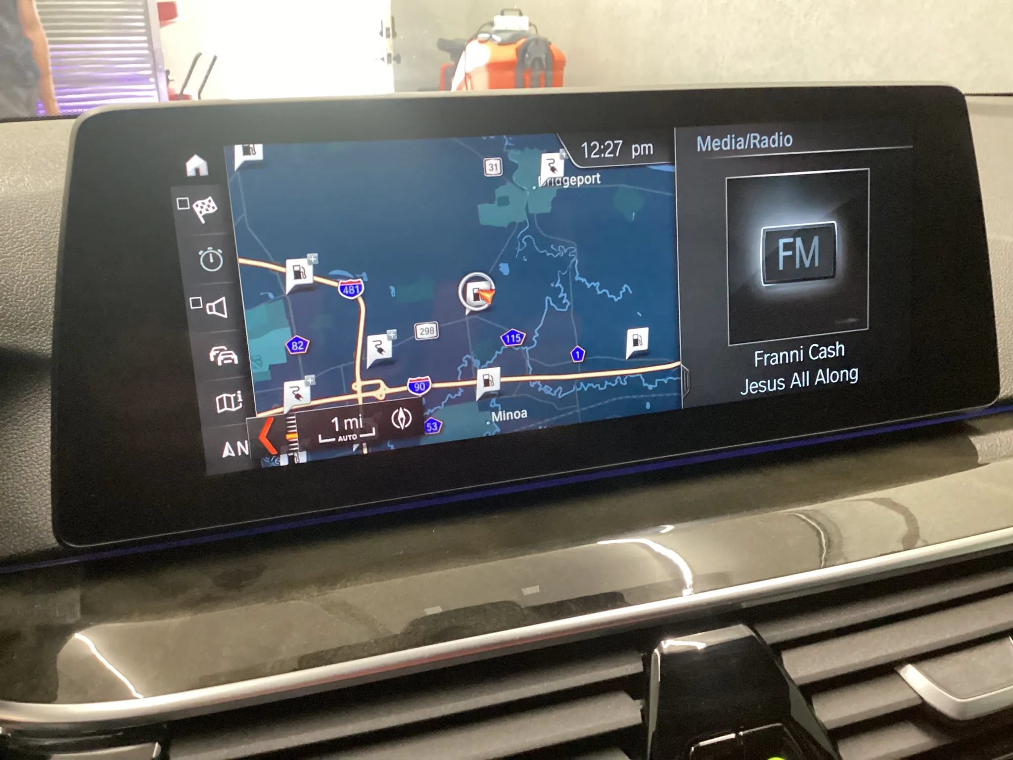Used 2018 BMW 530e xDrive w/ Premium Package 2 AWD/4WD image 16