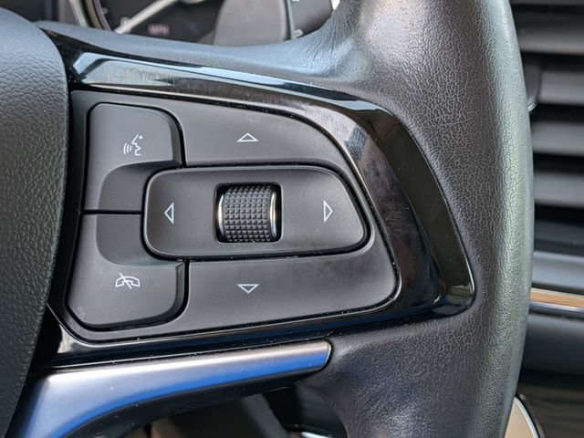 Used 2022 Buick Enclave Essence w/ Sport Touring Edition FWD image 27