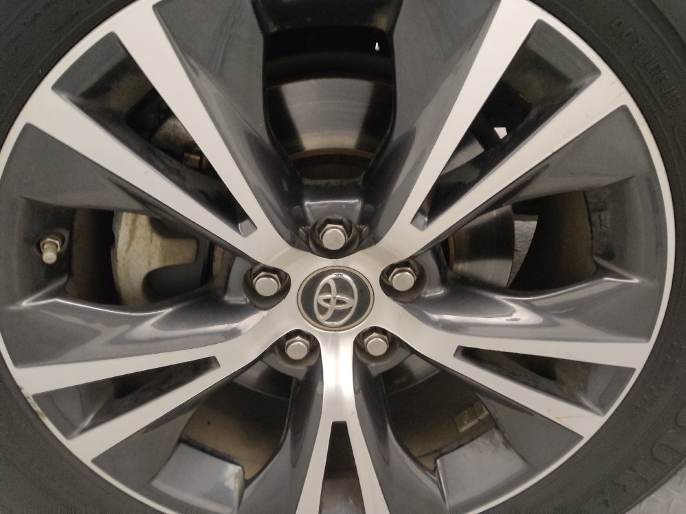 Used 2019 Toyota Highlander LE image 31