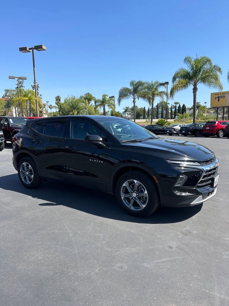 Used 2025 Chevrolet Blazer LT image 5