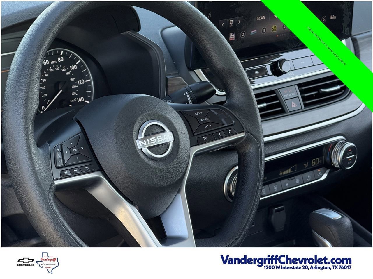 Used 2025 Nissan Altima 2.5 SV w/ SV Special Edition Package AWD/4WD image 8