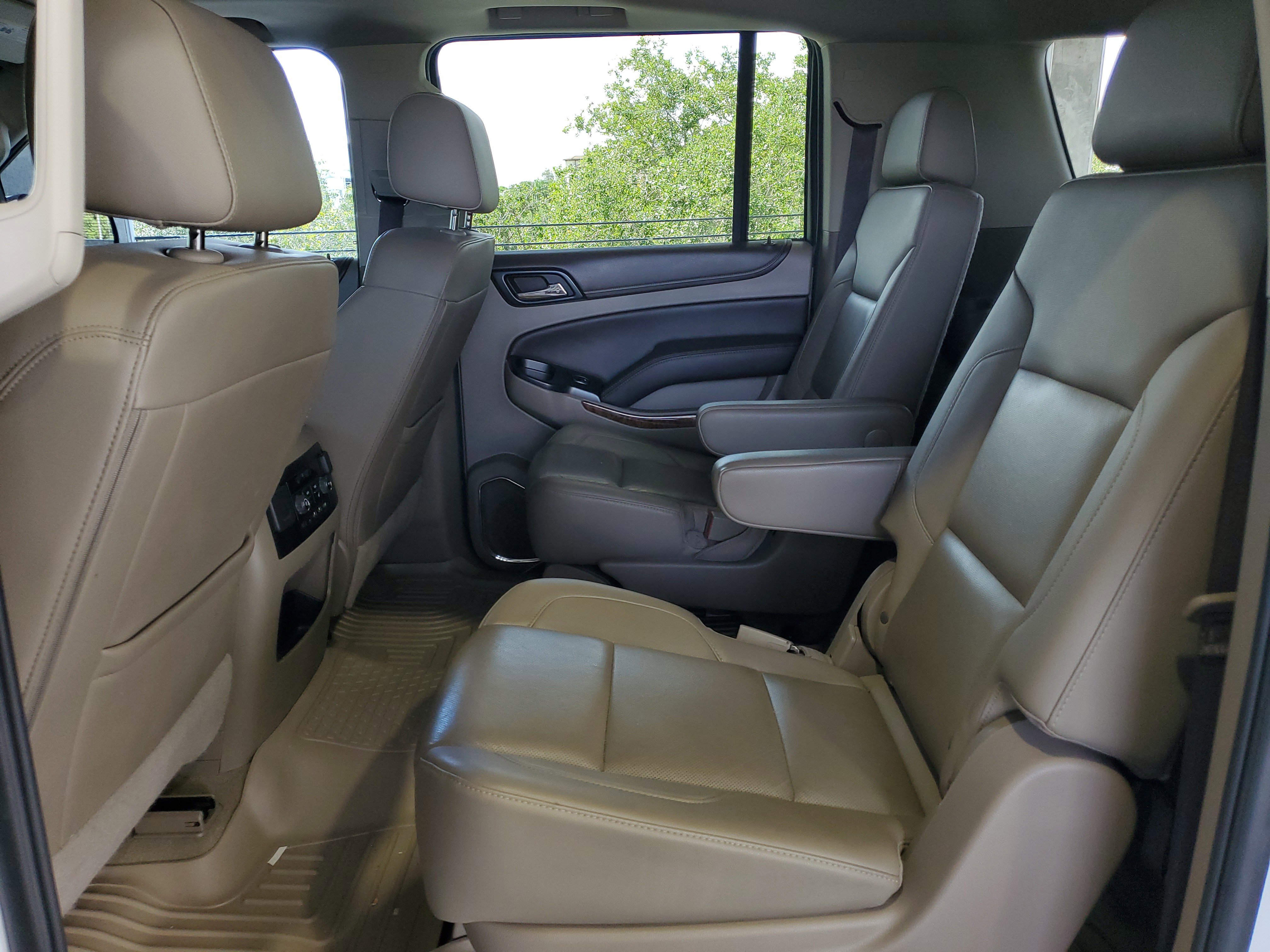 Used 2018 Chevrolet Suburban Premier RWD image 9
