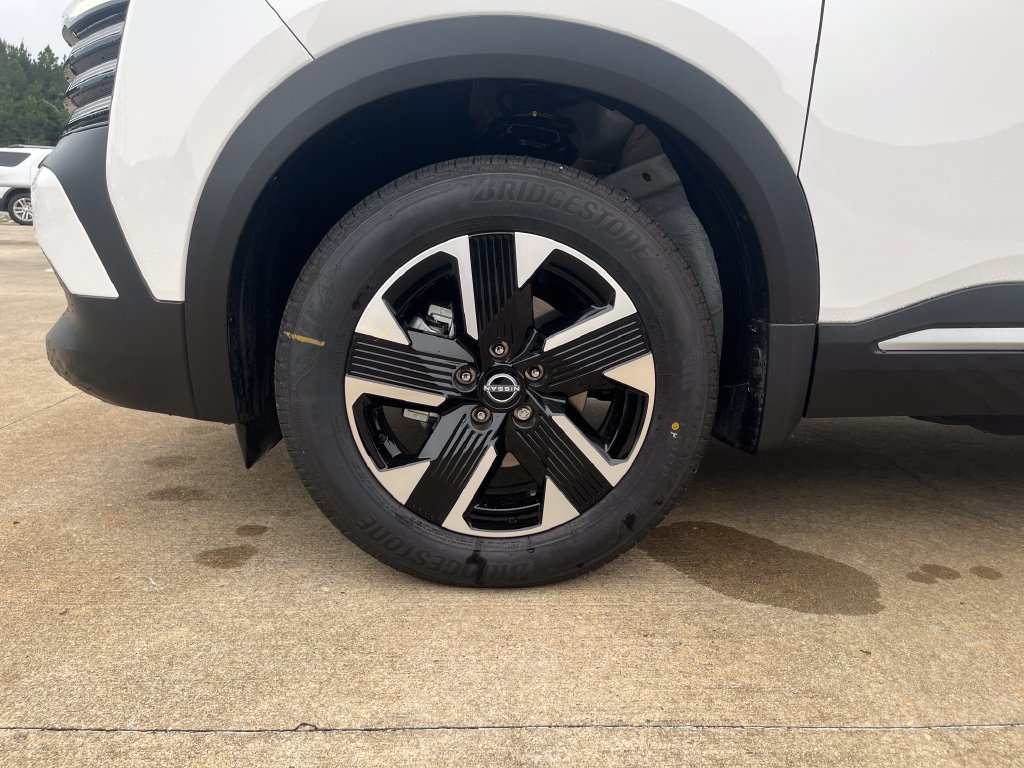 New 2027 Nissan Kicks SV AWD/4WD image 24