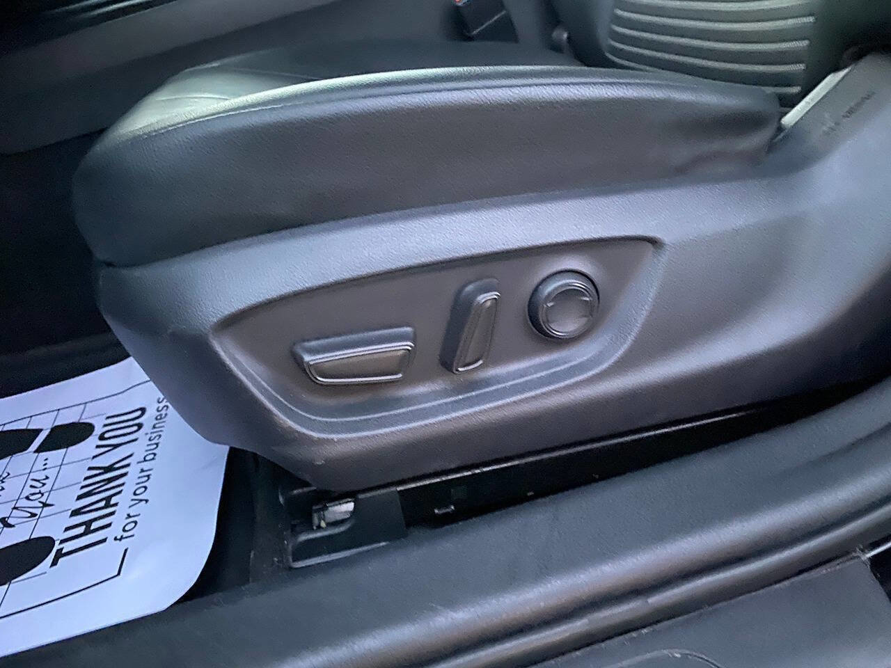Used 2019 Toyota Camry SE FWD image 19