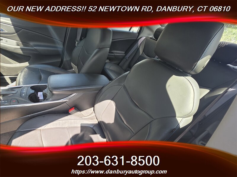 Used 2017 Chevrolet Volt Premier w/ Driver Confidence II Package FWD image 6