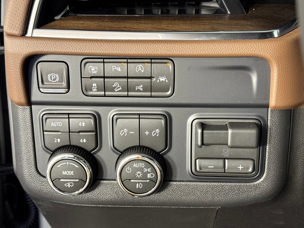 New 2026 Chevrolet Tahoe High Country AWD/4WD image 14