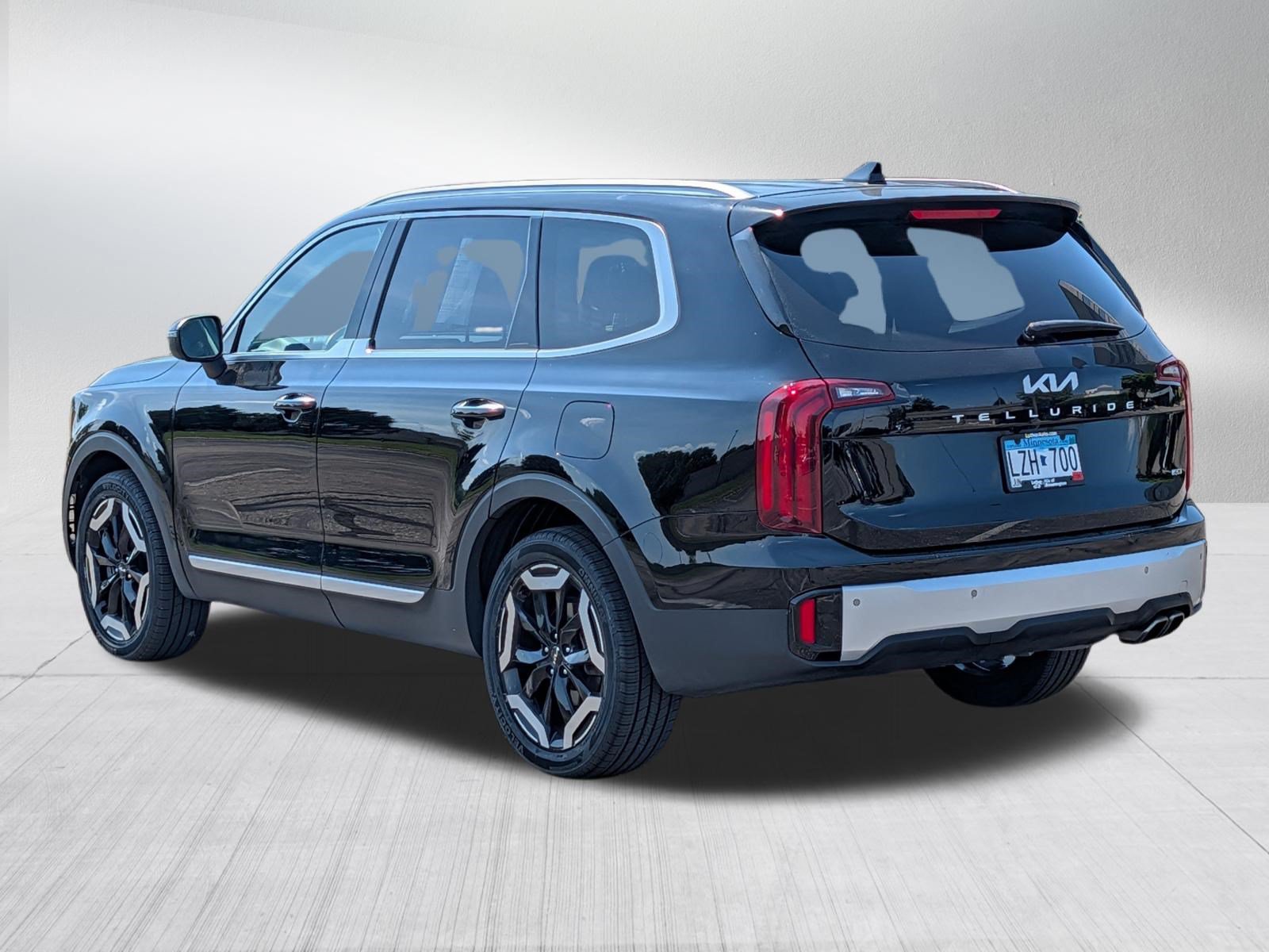 Certified 2024 Kia Telluride S w/ S Sunroof Package AWD/4WD image 5