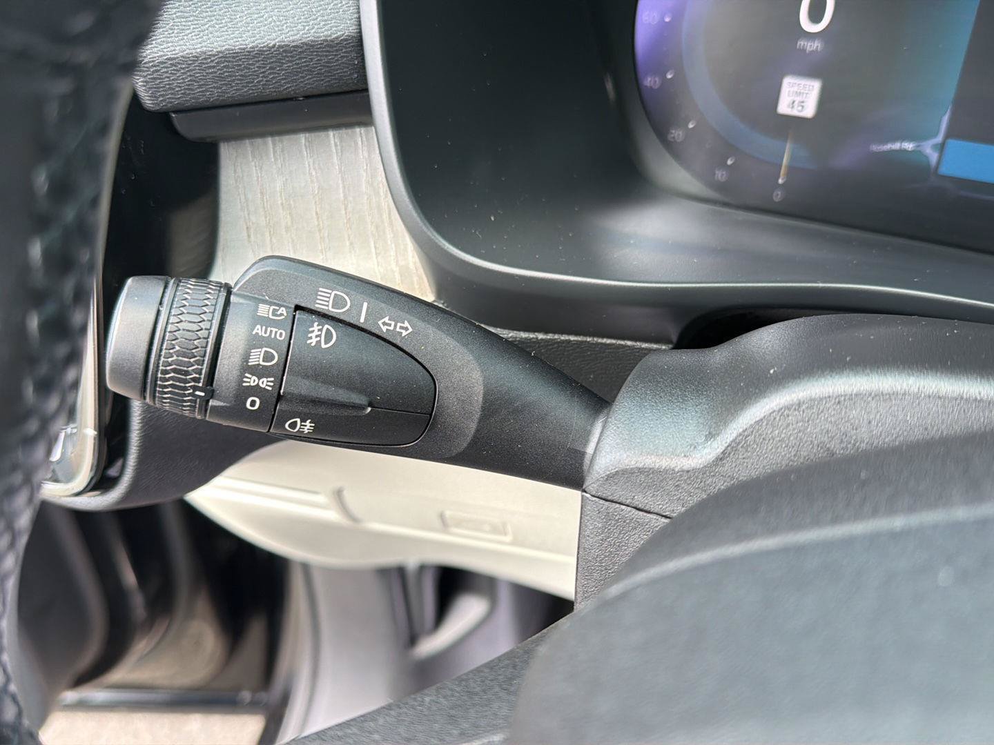 Used 2023 Volvo XC40 B5 Plus w/ Climate Package AWD/4WD image 20