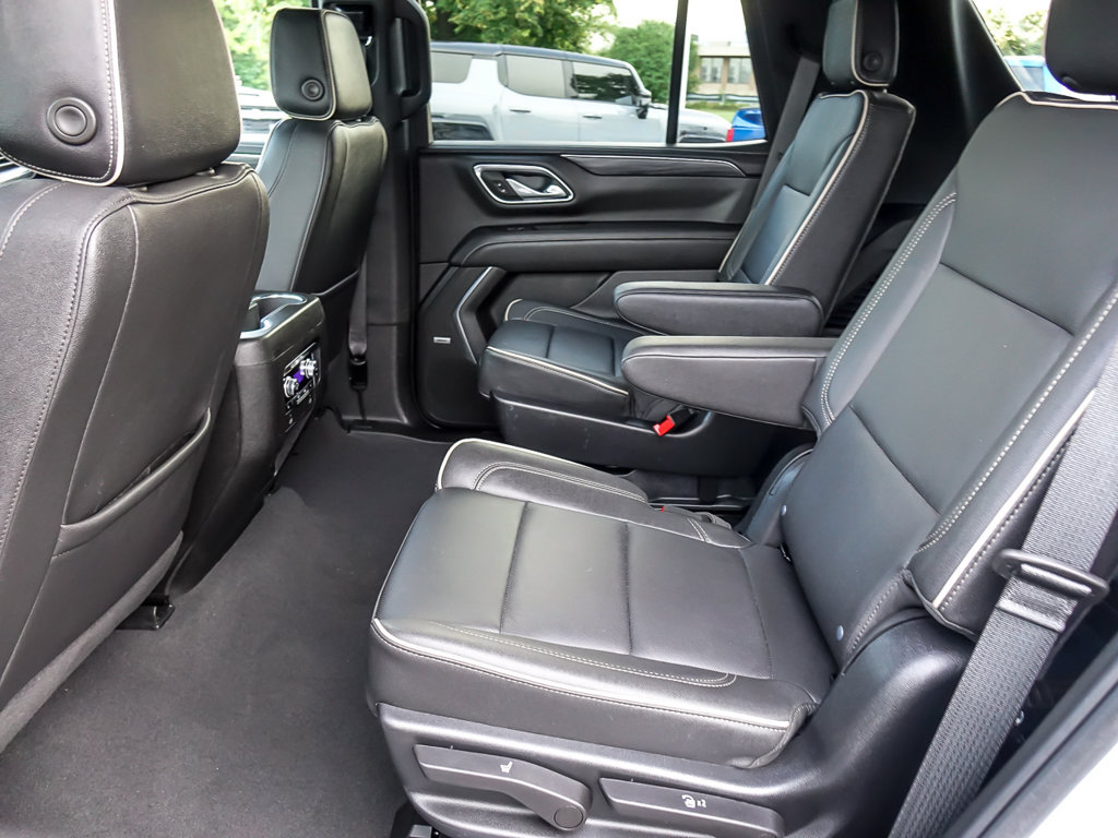 Used 2023 GMC Yukon SLT w/ SLT Luxury Package AWD/4WD image 14