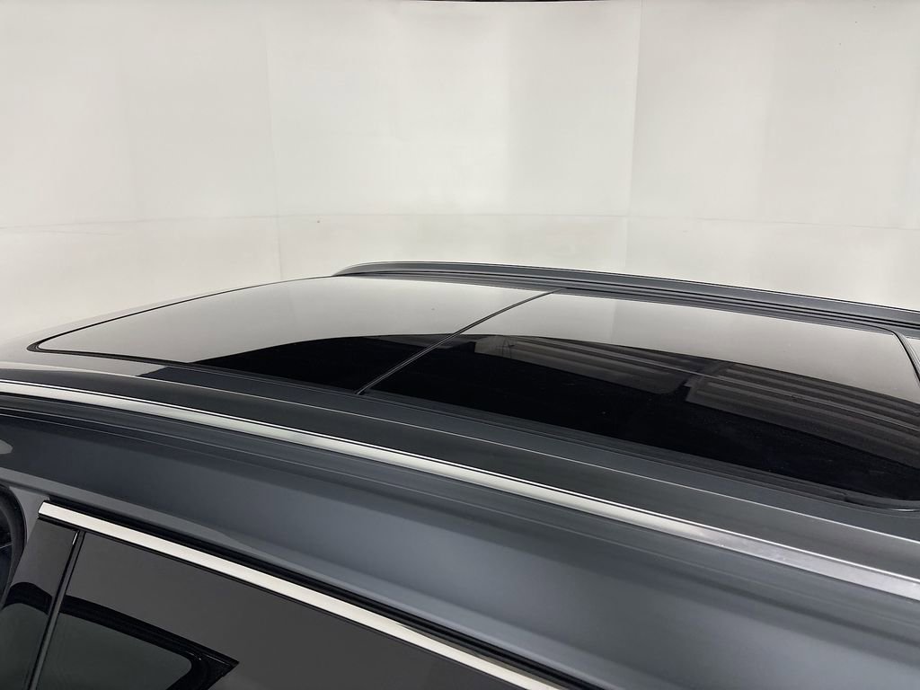 Certified 2025 Volkswagen Atlas Cross Sport SEL Premium R-Line AWD/4WD image 19