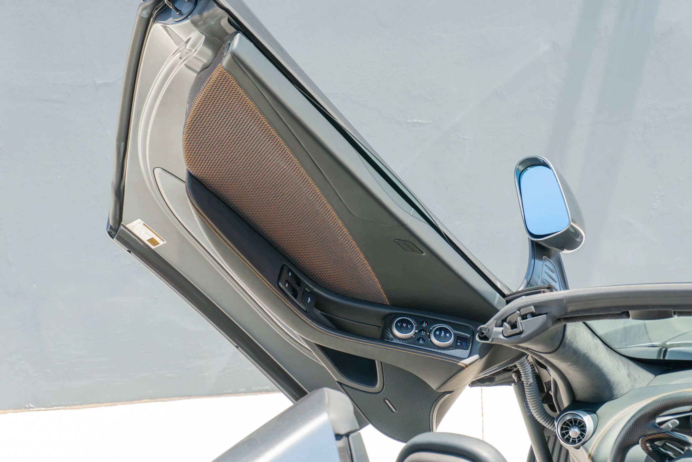 Used 2014 McLaren MP4-12C Spider RWD image 59