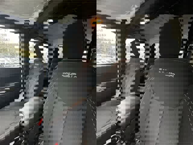 Used 2018 Jeep Wrangler Sahara w/ Connectivity Group image 12