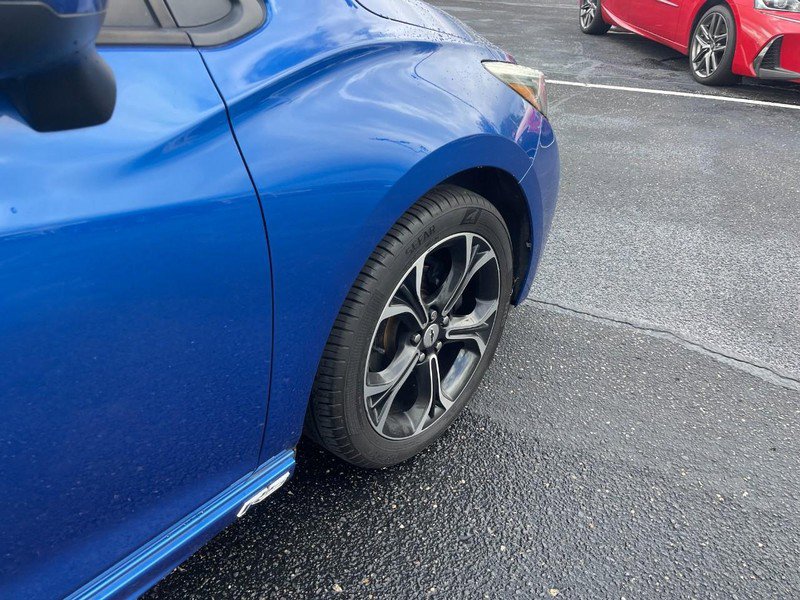 Used 2019 Chevrolet Cruze LT w/ RS Package FWD image 4