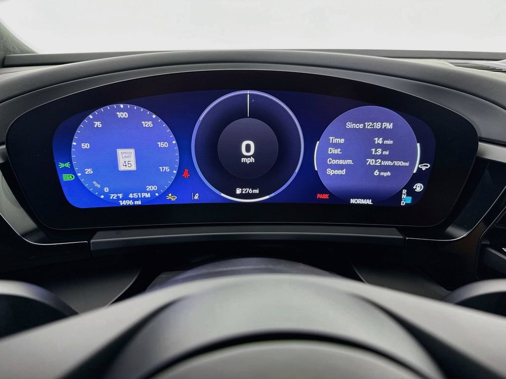 Certified 2025 Porsche Macan Turbo Electric AWD/4WD image 16