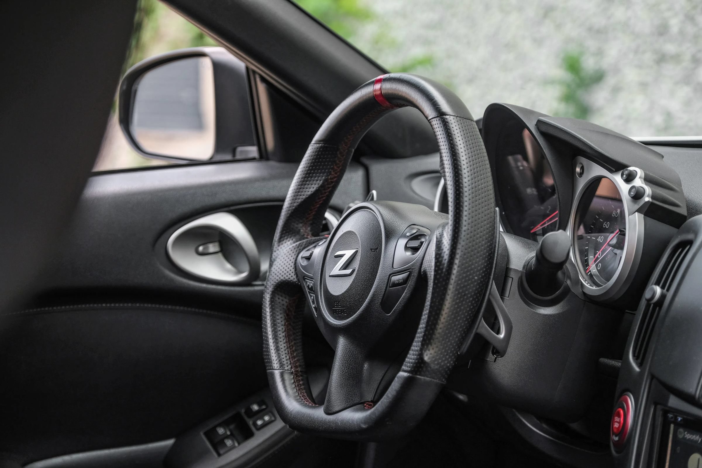 Used 2014 Nissan 370Z Coupe RWD image 14