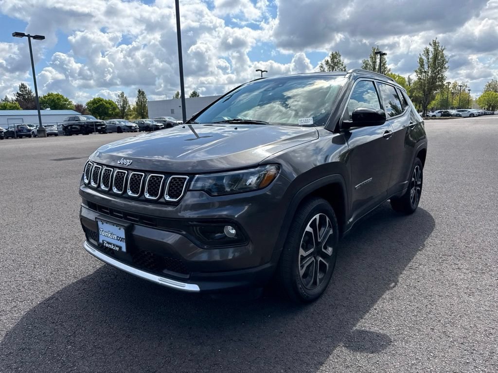 Used 2023 Jeep Compass Limited AWD/4WD image 3
