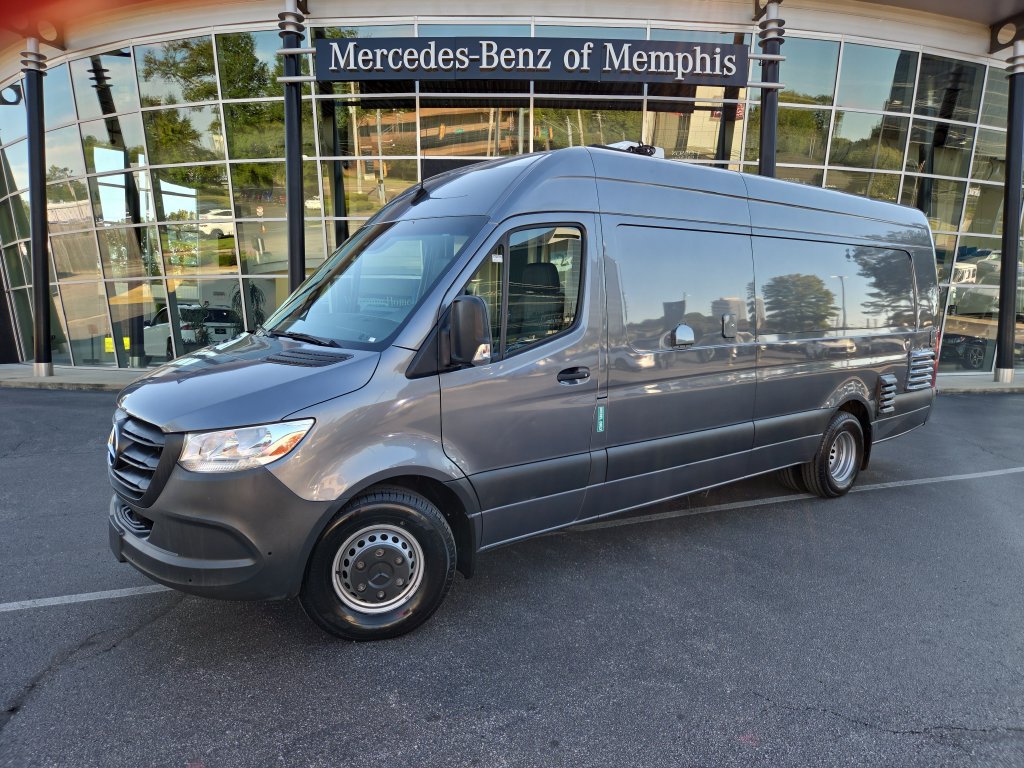 Used 2022 Mercedes-Benz Sprinter 4500 image 3