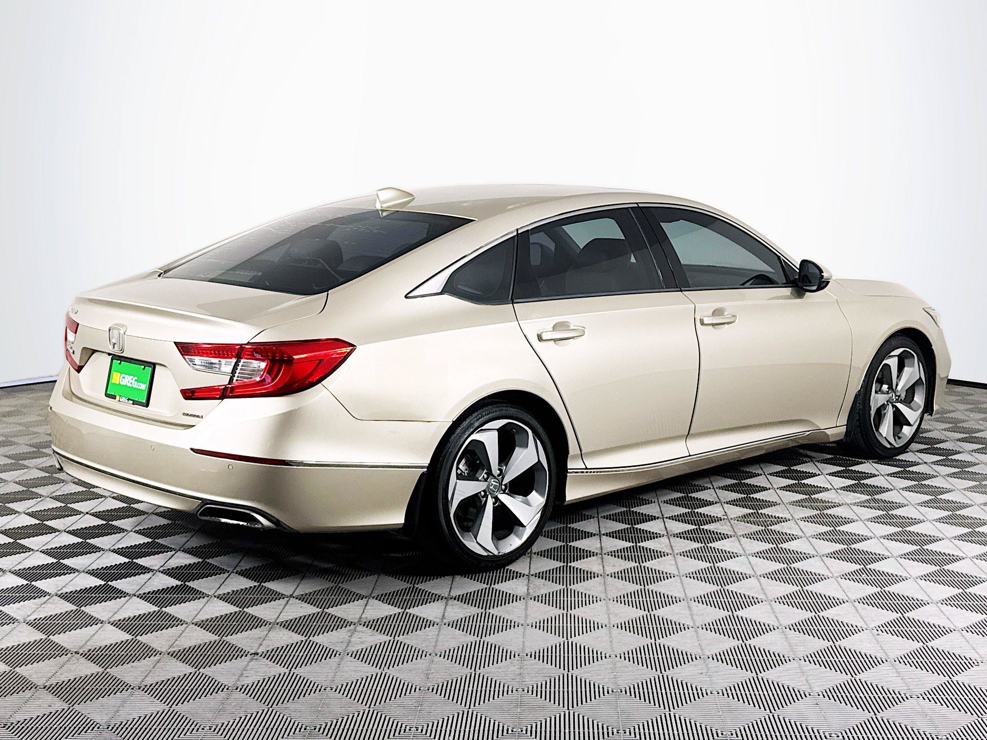 Used 2018 Honda Accord Touring image 8