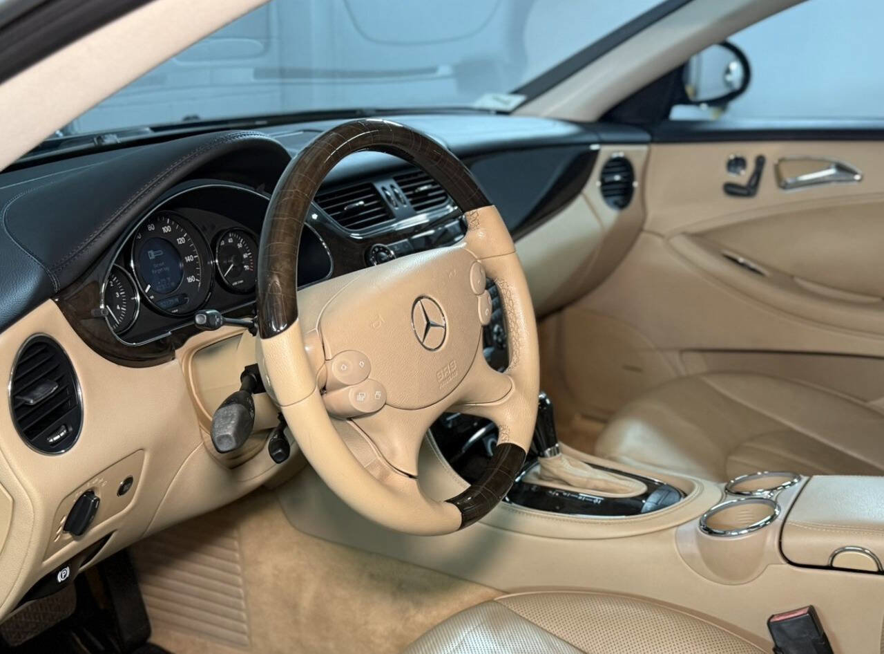 Used 2006 Mercedes-Benz CLS 500 image 12