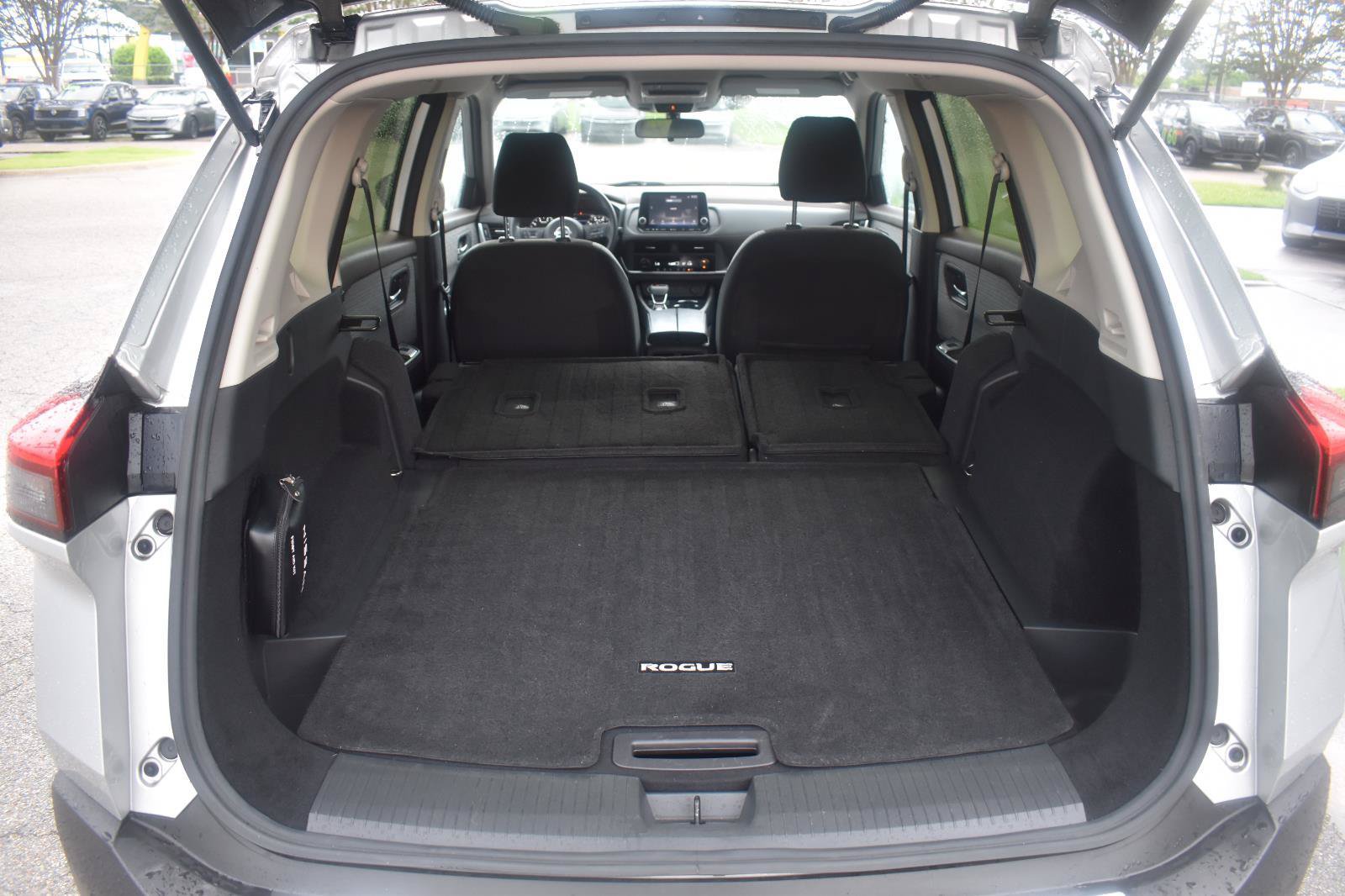 Used 2023 Nissan Rogue SV FWD image 49