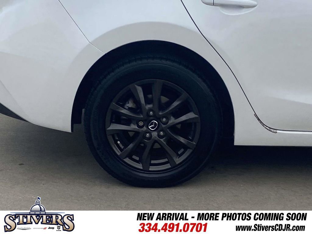 Used 2015 MAZDA MAZDA3 i Touring image 11