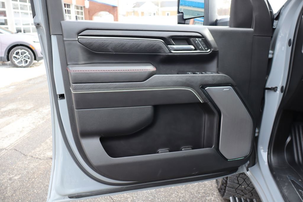 Used 2024 GMC Sierra 2500 AT4X image 12