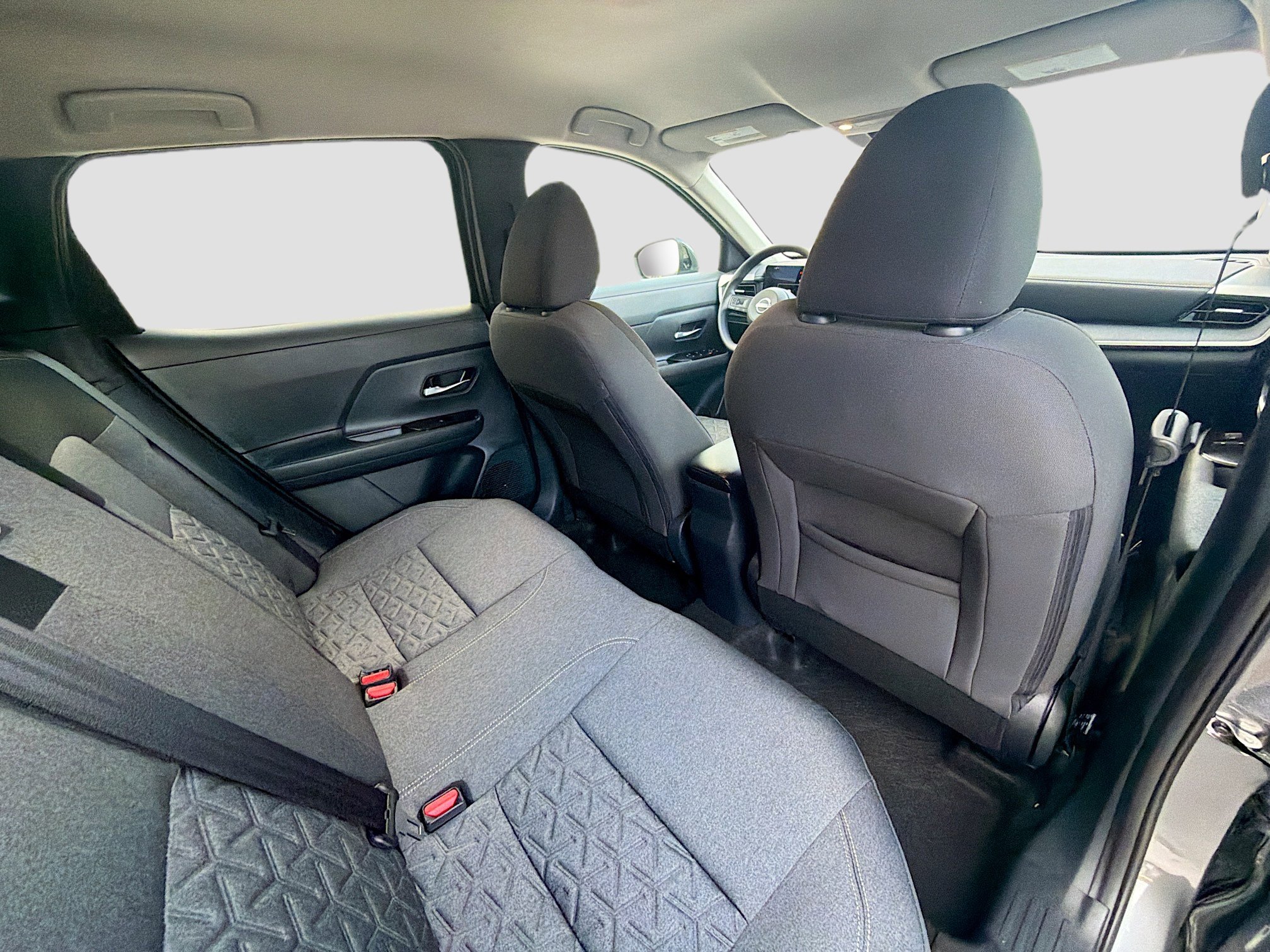 Used 2025 Nissan Kicks SV image 28