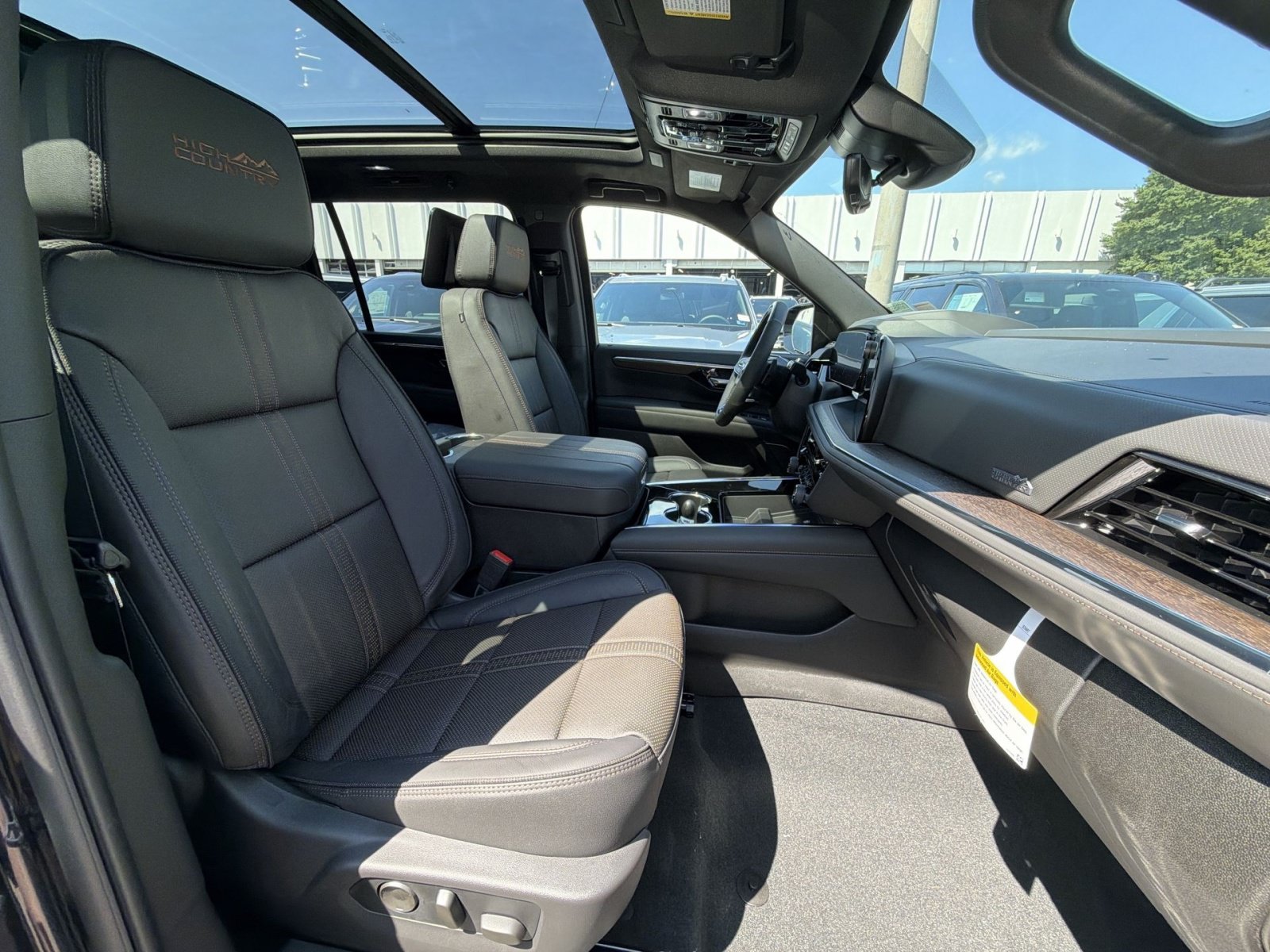New 2026 Chevrolet Suburban High Country AWD/4WD image 28