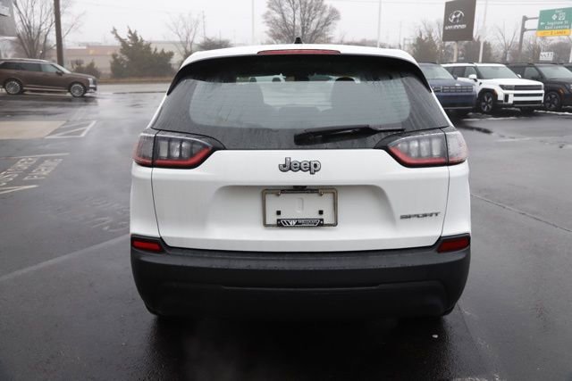 Used 2019 Jeep Cherokee Sport image 4