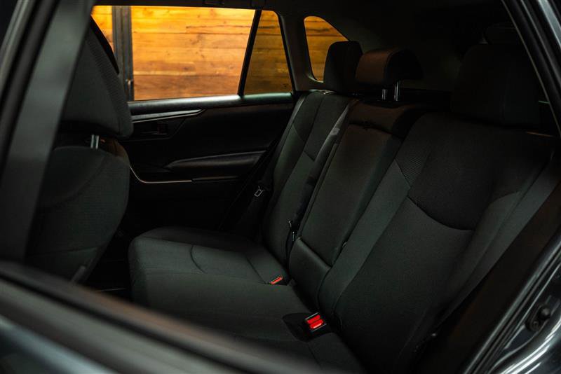 Used 2021 Toyota RAV4 LE image 10