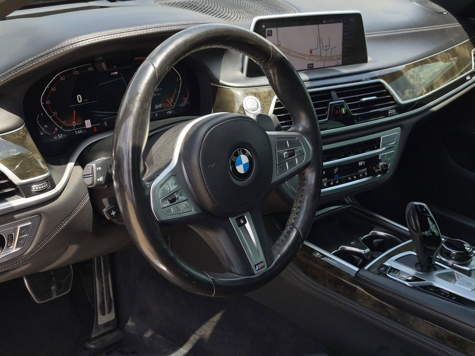 Used 2022 BMW 750i xDrive w/ Executive Package AWD/4WD image 13