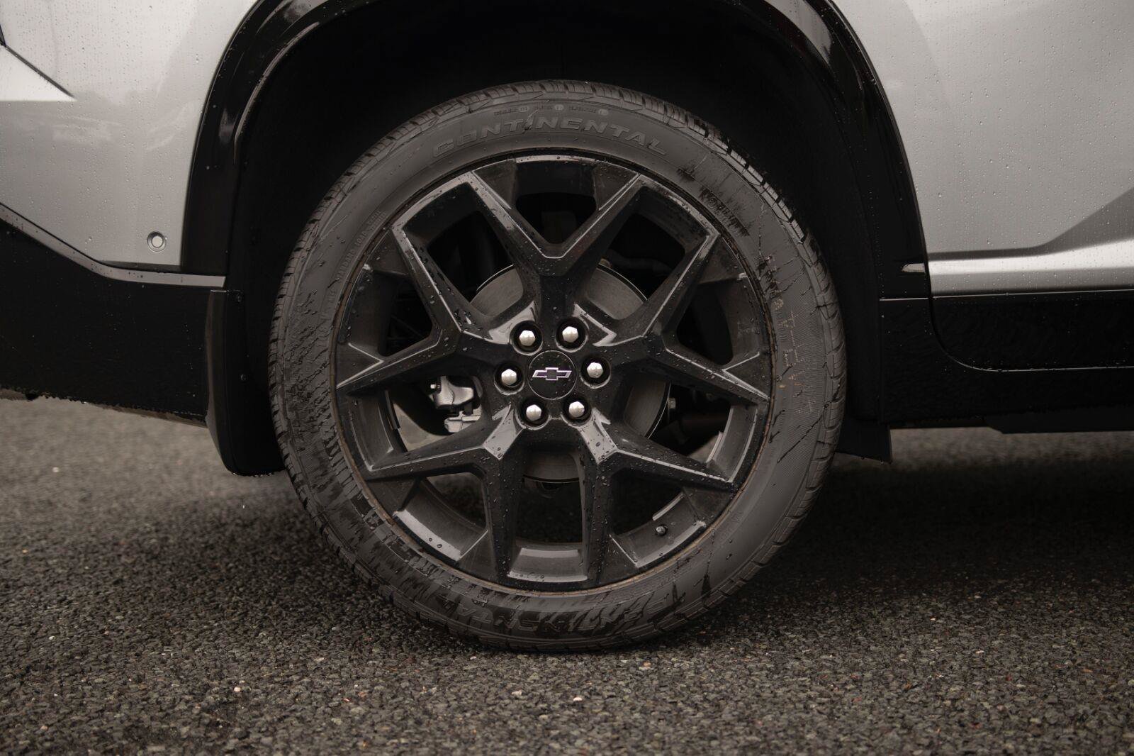 New 2026 Chevrolet Traverse RS w/ LPO, Floor Liner Package AWD/4WD image 9
